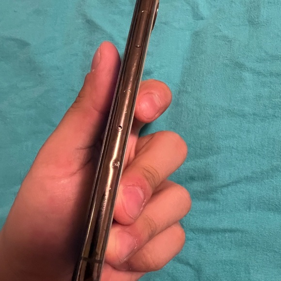 iPhone 11 pro 512g - Picture 2 of 5